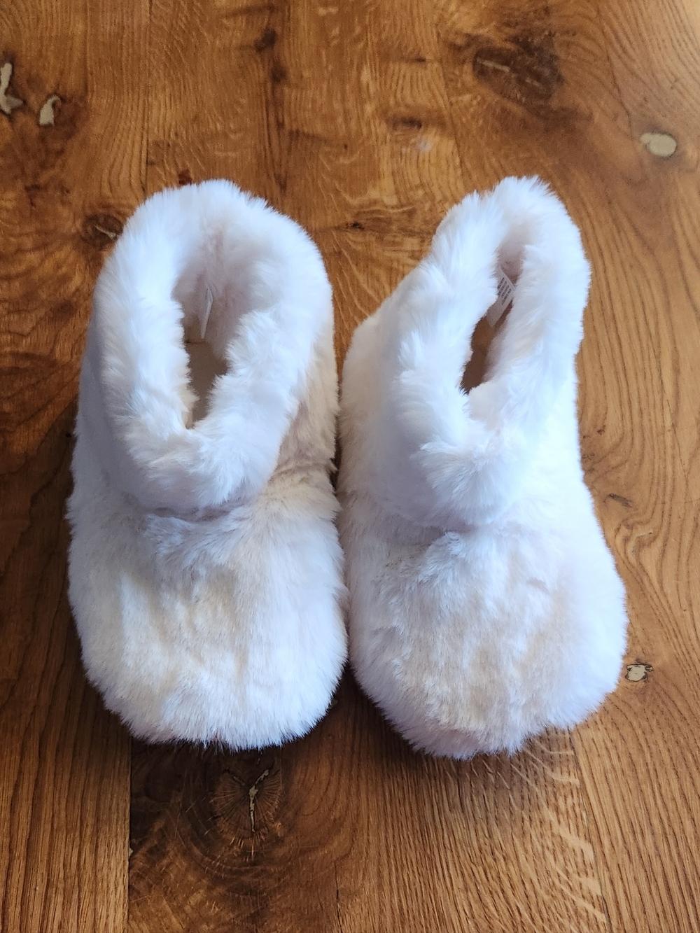 LC Lauren Conrad Plush Faux Fur Slippers in White XL 9/10